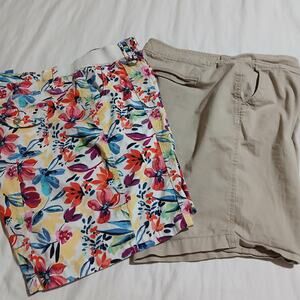 2 pair of shorts of similar fitting plus women's 22/20 Old Navy & Fresh